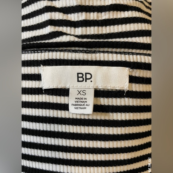 Nordstrom’s BP Women’s Striped Tank Top in Extra-Small - Picture 6 of 8